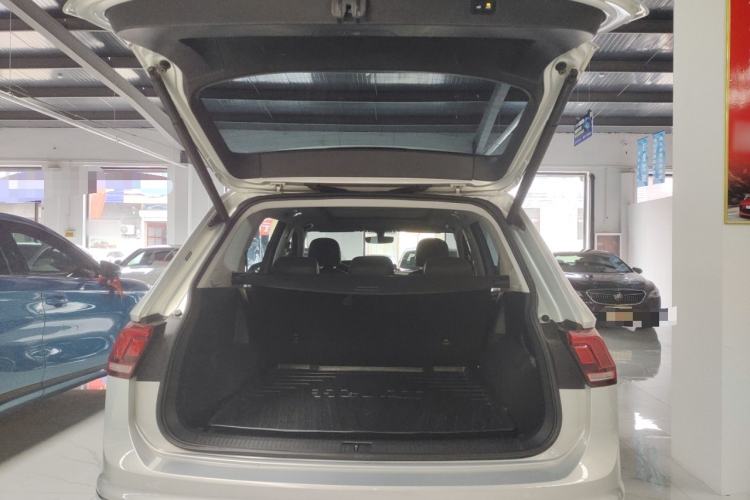 Used Volkswagen Tiguan L 2019 Revised 330TSI Automatic Two-Wheel Drive Smart & Luxury Edition China VI Standard