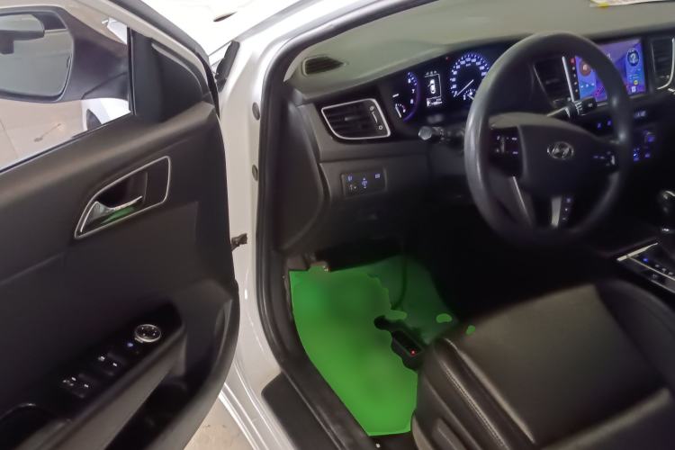 Used Hyundai Mistra 2014 1.8L Automatic Smart GLS
