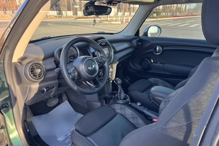 Used MINI MINI 2016 1.5T COOPER
