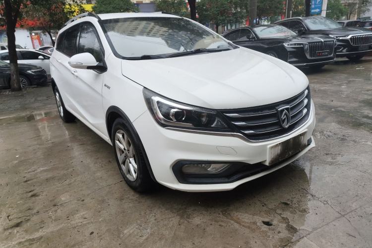 Used Baojun 310W 2017 1.5L Manual Fashion Model China V
