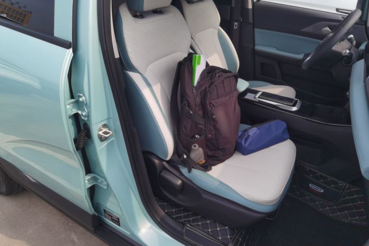 Used Geometry E Firefly 2024 301km Starlight
