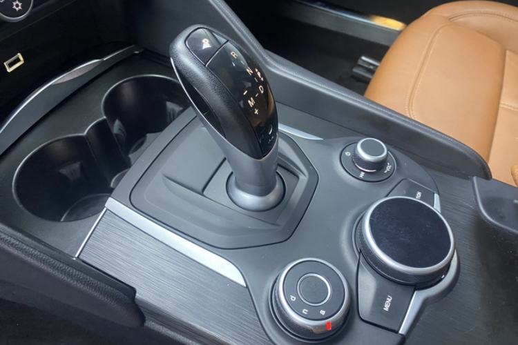 Used Alfa Romeo Giulia 2017 2.0T 280HP Luxury Edition
