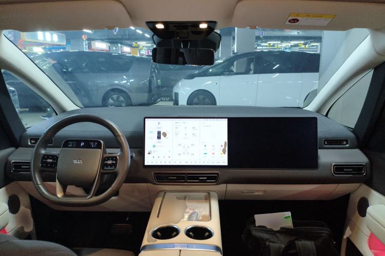 Used Li Auto MEGA 2024 Ultra Model
