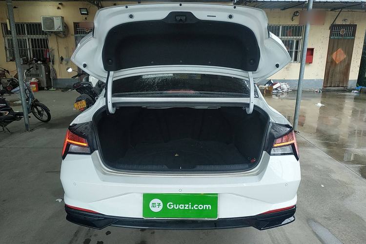 Used Hyundai Elantra 2022 1.5L CVT LUX Prestige Edition
