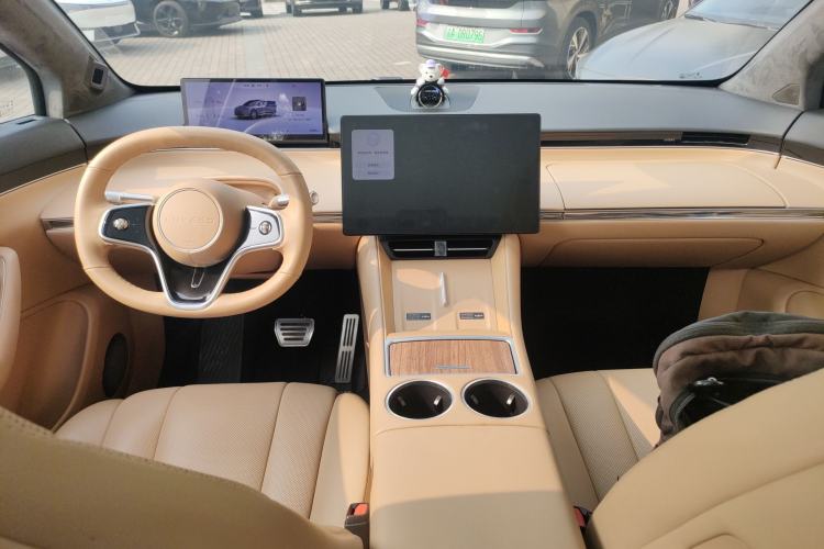 Used Hima Luxeed R7 2024 All-Electric 736 km Ultra
