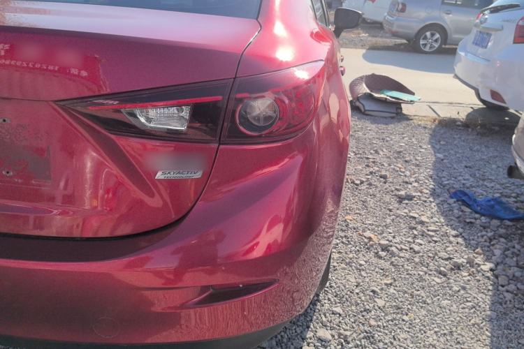 Used Mazda Mazda 3 Axela 2014 Sedan 1.5L Automatic Comfort Model
