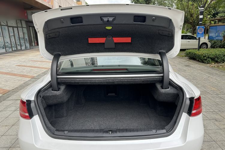 Used Geely Auto Emgrand GT 2017 2.4L Luxury Model
