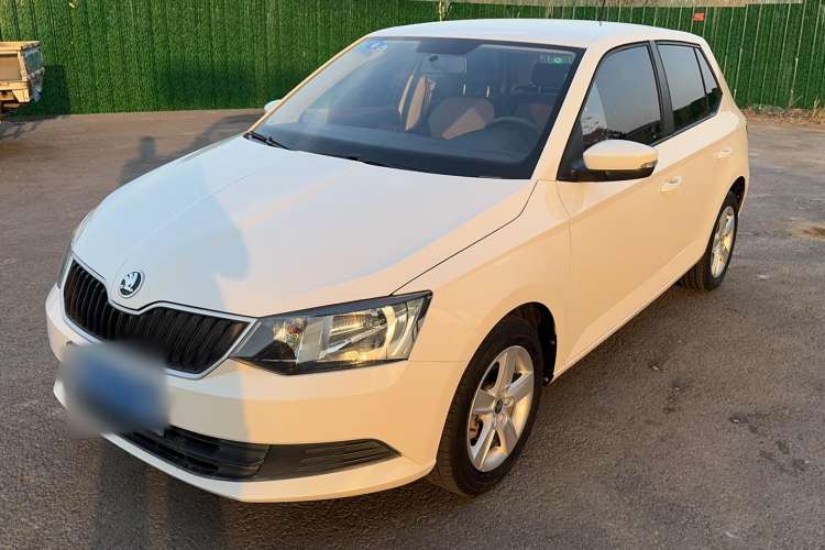Used Skoda Fabia 2016 1.4L Automatic Car Enjoy Edition