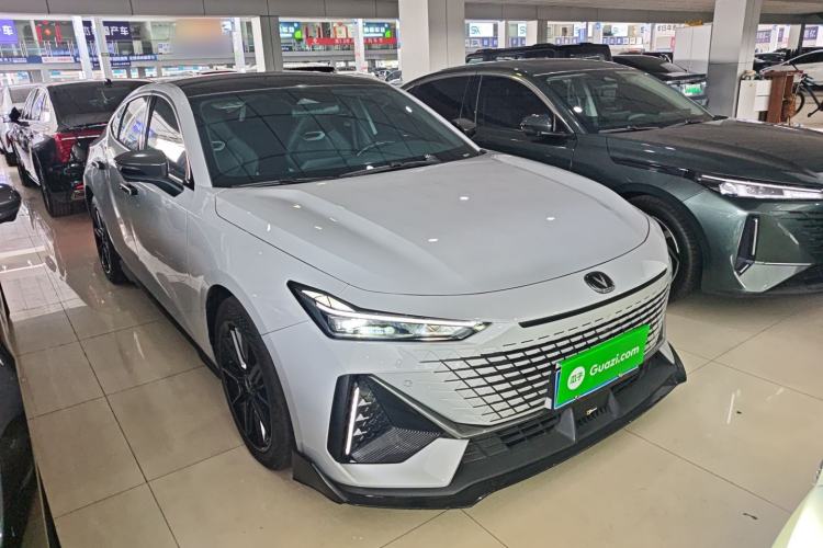 Used Changan UNI-V 2023 1.5T Prestige Model
