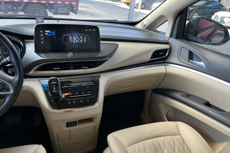 Used Buick GL8 2023 Land Executive Class 652T Luxury Model
