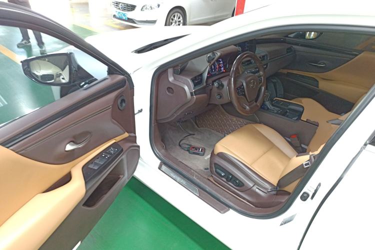 Used Lexus ES 2020 260 Excellence Edition
