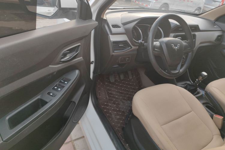 Used Wuling Hongguang 2019 1.5L S Standard Version China VI LAR