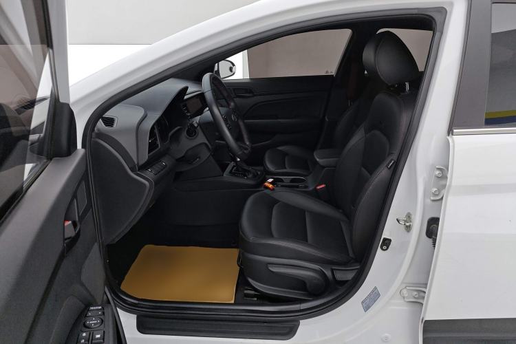 Used Hyundai Elantra 2019 1.4T Dual-Clutch Xuan Dong · Dynamic Model
