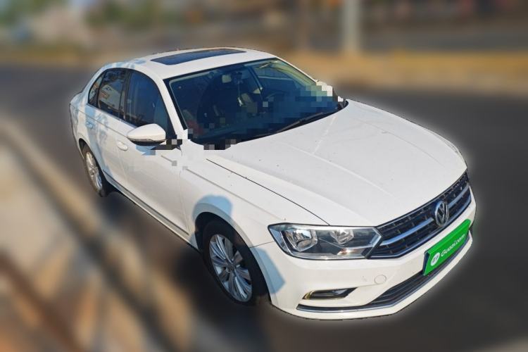 Used Volkswagen Bora 2016 1.6L manual Comfort trim level
