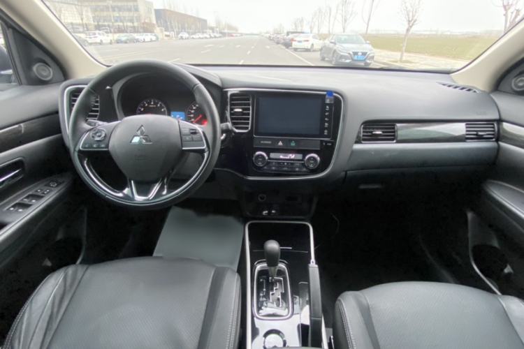 Used Mitsubishi Outlander 2018 2.0L Two-Wheel Drive Glory Edition 5 Seats