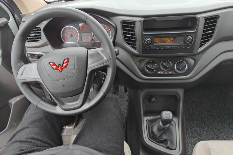 Used Wuling Hongguang V 2022 1.5L Jingqu Edition Electric-Assist LAR
