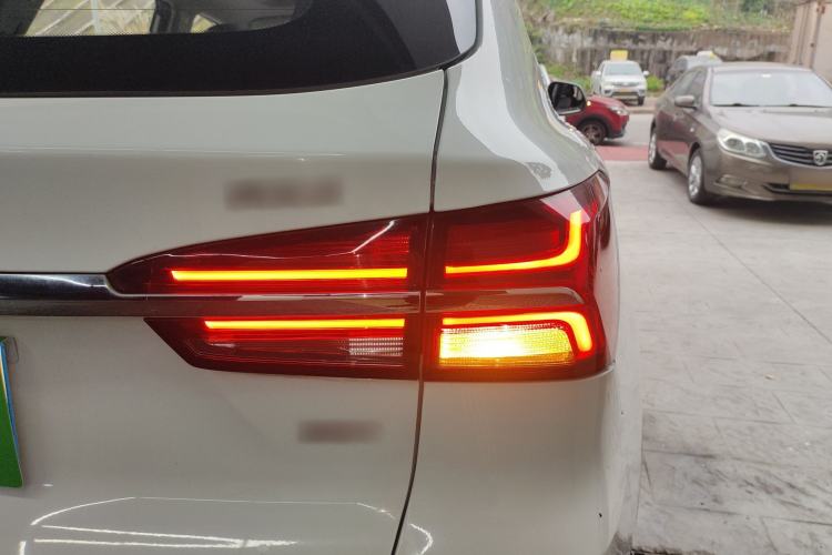 Used Roewe RX5 2016 20T Two-Wheel Drive Automatic Internet Smart Edition