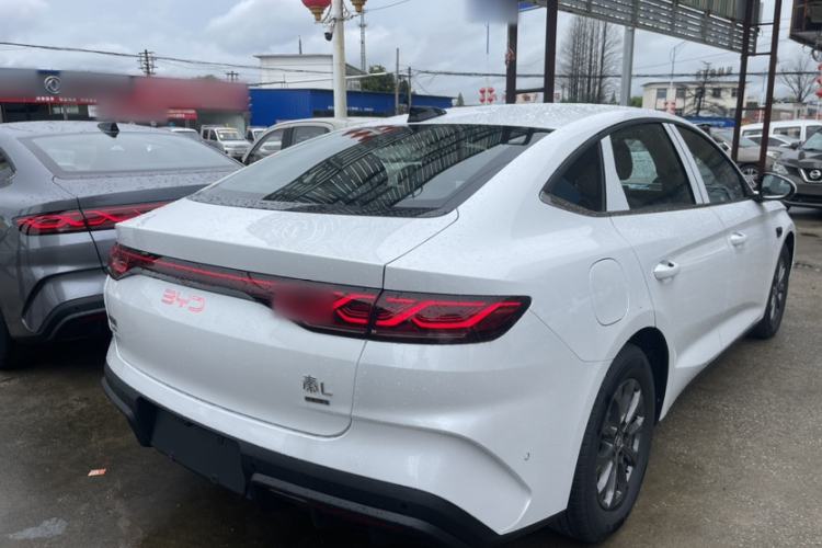 Used BYD Qin L 2025 DM-i Smart Drive 80KM Leading Model