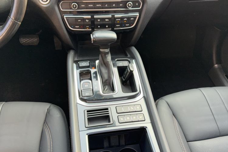 Used GAC Trumpchi GS8 2017 320T Two-Wheel Drive Luxury Smart Connectivity Version (7 Seats)
