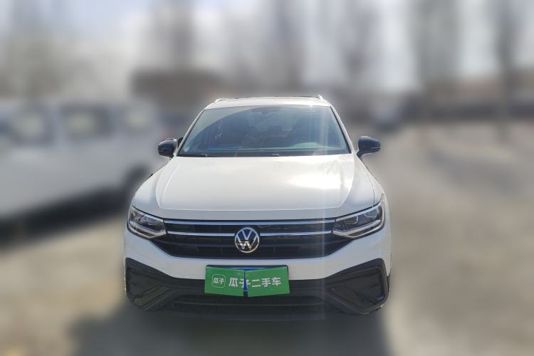 Used Volkswagen Tiguan L 2024 Outstanding Model 300TSI Automatic Two-Wheel Drive Longteng Edition
