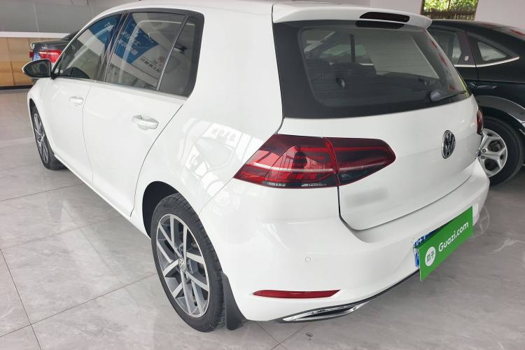 Used Volkswagen Golf 2018 230TSI Automatic Luxury Version
