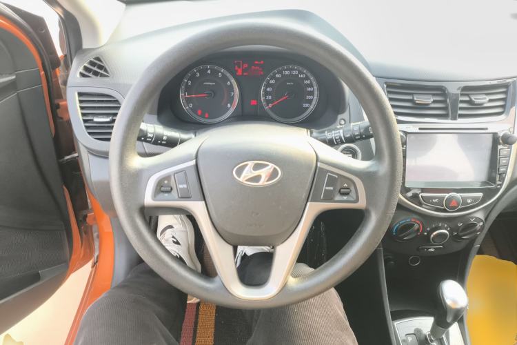 Used Hyundai Verna Ray 2014 1.6L Automatic TOP
