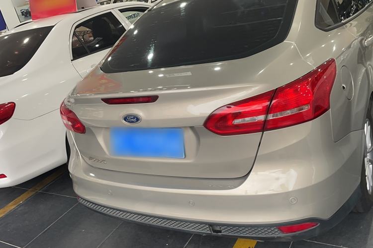 Used Ford Focus 2017 Sedan 1.6L Automatic Fashion Edition Smart Drive Version
