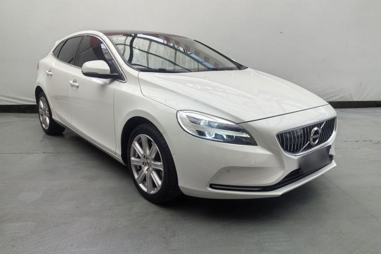 Used Volvo V40 2018 T3 Zhiya Edition
