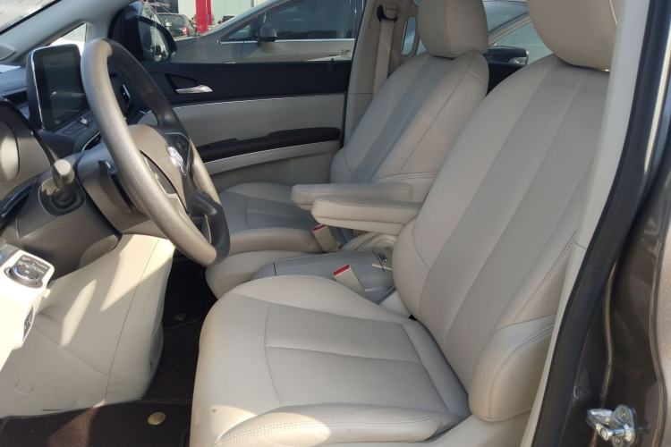 Used Buick GL8 2023 Land Executive Class Comfort Model