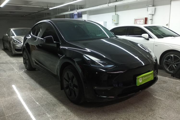 Used Tesla Model Y 2023 Long-Range All-Wheel-Drive Version