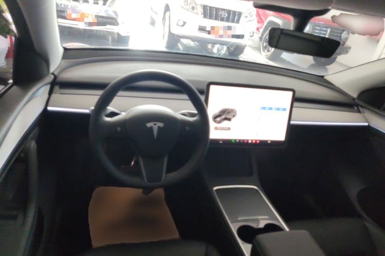 Used Tesla Model Y 2023 Long-Range All-Wheel-Drive Version
