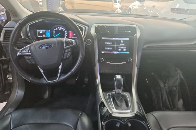 Used Ford Mondeo 2013 2.0L GTDi 200 Luxury Model
