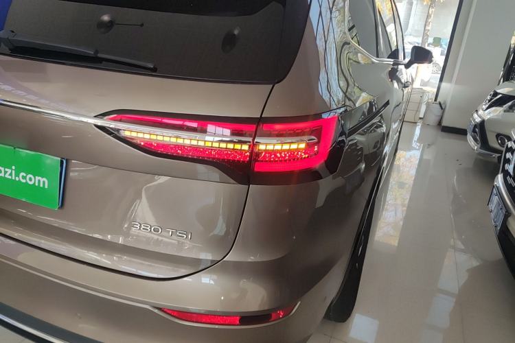 Used Volkswagen Viloran 2023 380TSI Luxury Edition
