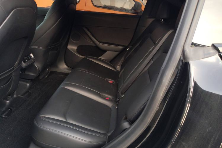 Used Tesla Model Y 2022 Long-Range All-Wheel-Drive Version
