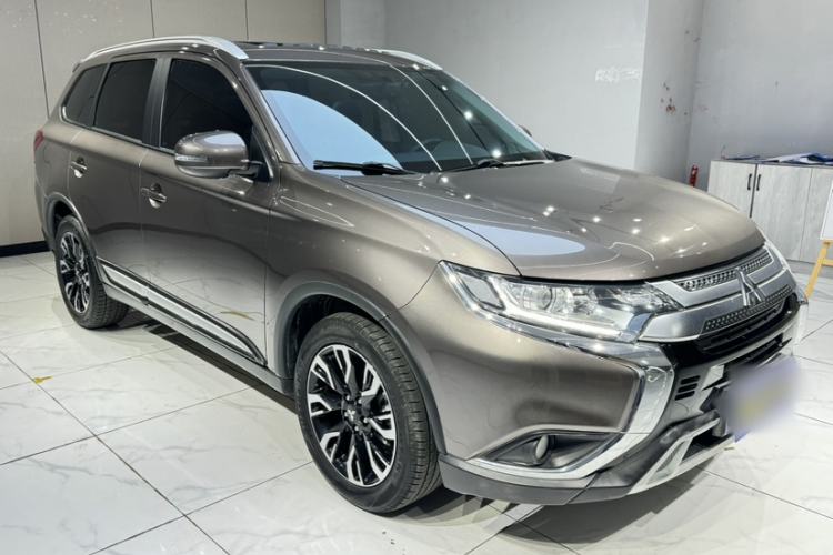 Used Mitsubishi Outlander 2019 2.0L Two-Wheel Drive Comfort Edition 5 Seats China VI Standard