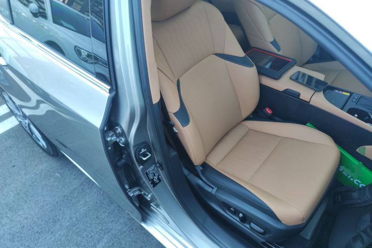 Used Lexus ES 2025 200 Premium Edition
