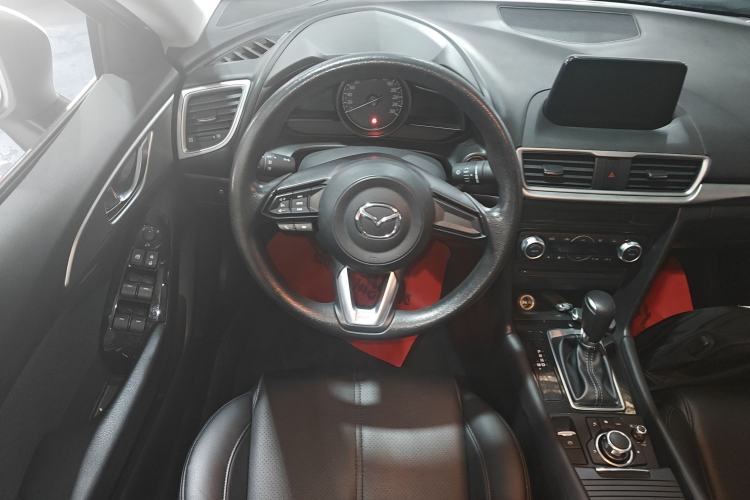 Used Mazda Mazda 3 Axela 2019 Cloud-Controlled Sedan 1.5L Automatic Luxury Model China VI Standard
