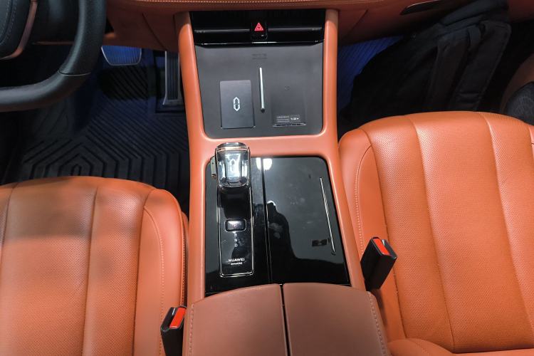 Used Hima AITO M7 2024 1.5T Intelligent Drive 4WD Ultra Version 5 Seats
