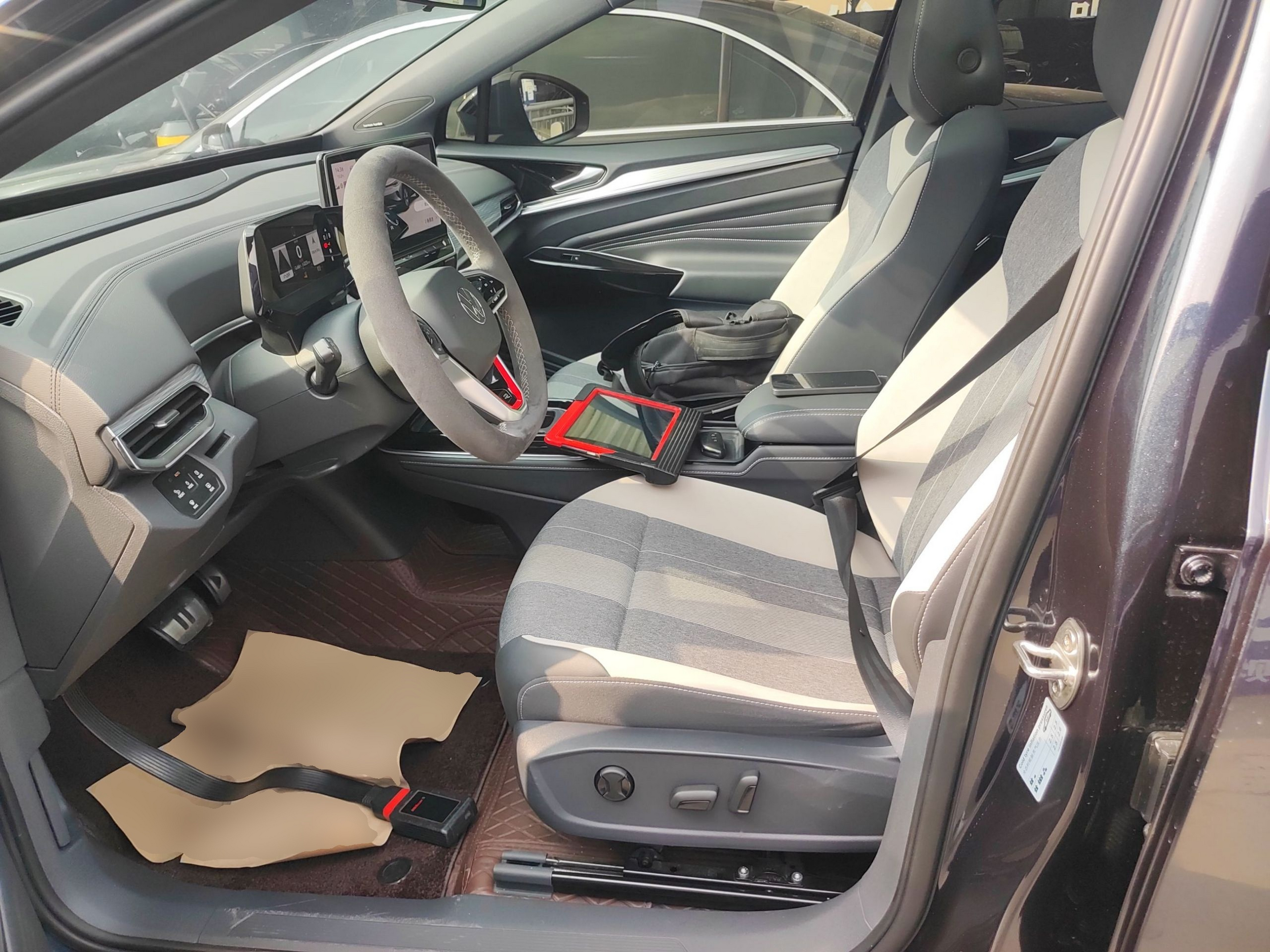 Переднее сиденье в автомобиле