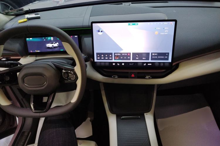 Used Lynk & Co 06 EM-P 2023 EM-P 126 Long-Range Halo