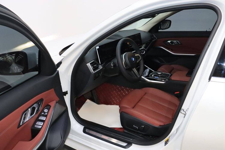 Used BMW i3 2024 eDrive 35 L
