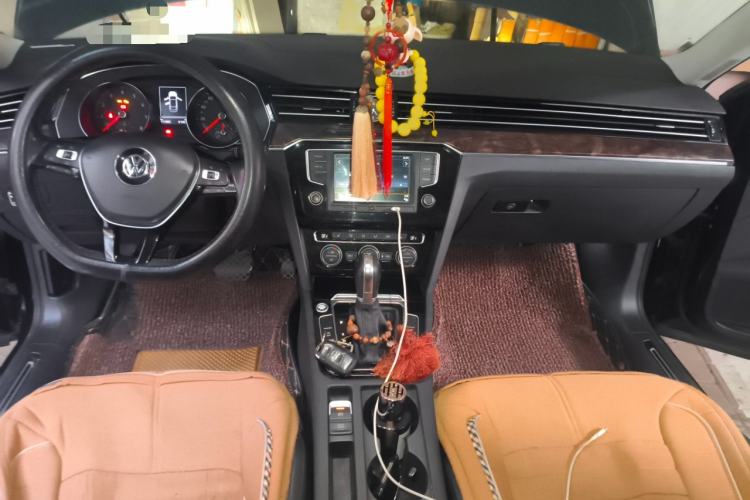 Used Volkswagen Magotan 2017 330TSI DSG Luxury Model
