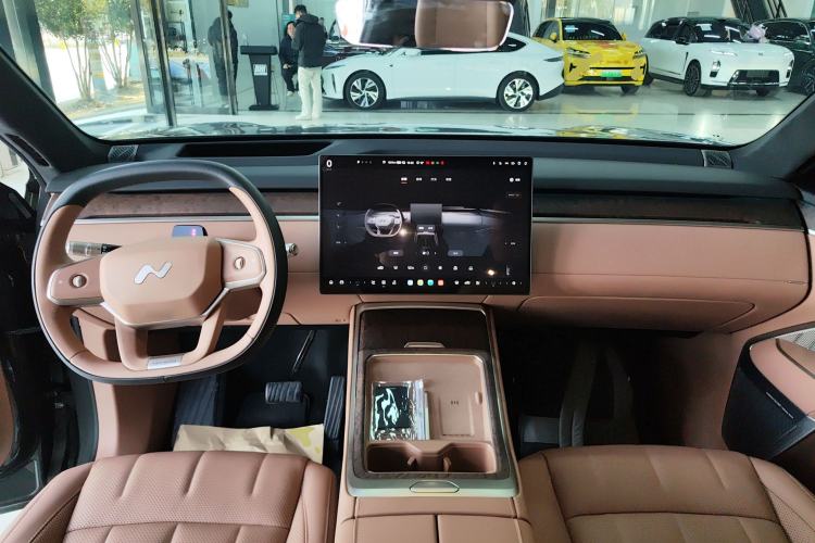 Used ONVO Luxeed L90 2025 Model—Ultra Six-Seater Version
