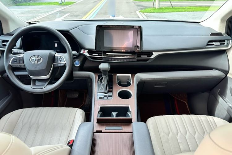 Used Toyota Sienna 2021 2.5L Hybrid Comfort Edition