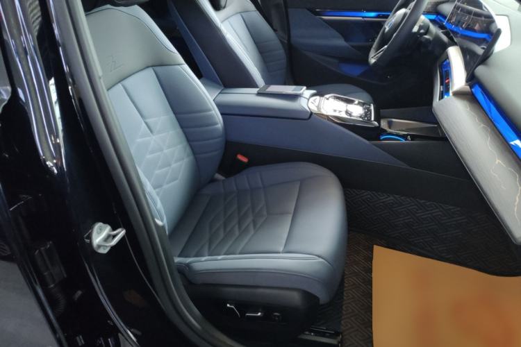 Used BMW 5 Series 2025 530Li Luxury Edition M Sport Package