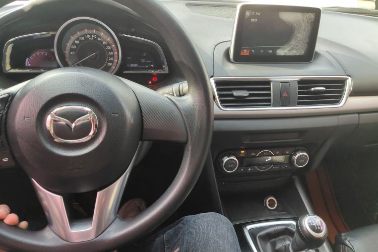 Used Mazda Mazda 3 Axela 2016 Sedan 1.5L Manual Luxury Model