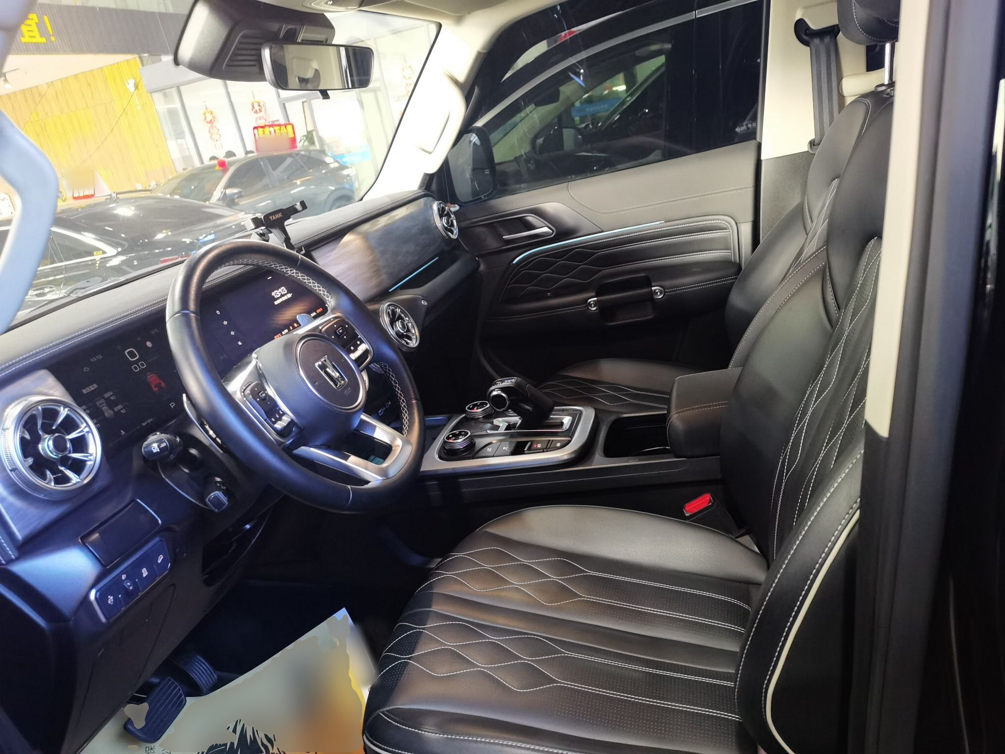 المقاعد الأمامية داخل السيارة