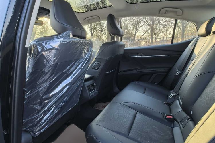 Used Toyota Camry 2024 Dual-Engine 2.5HG Prestige Edition
