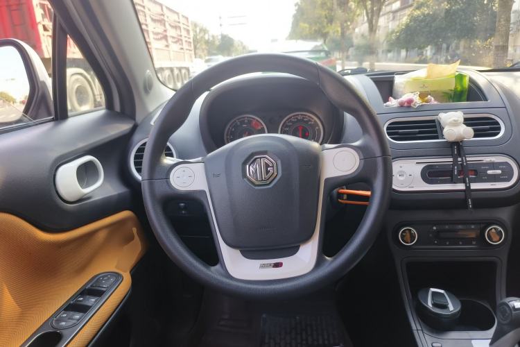 Used MG 3SW 2015 1.5L AMT Elite Model
