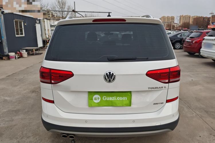 Used Volkswagen Touran 2018 Volkswagen Touran L 280TSI DSG Boundary Edition 7 Seats China VI Standard
